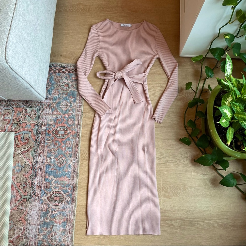 Elegant Pink Ribbed Knit Dress